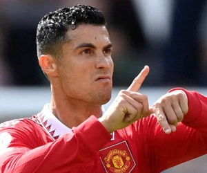 Nhiều tiền để làm gì: Ronaldo mua sân golf gần nhà để đập bỏ vì... 'ngứa mắt'
