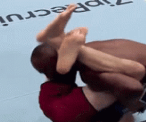 Võ sĩ MMA kết liễu đối thủ chỉ sau 73 giây bằng tuyệt chiêu học lén từ WWE