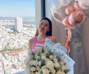 Yến Xuân khéo khoe quà siêu to khổng lồ Văn Lâm tặng