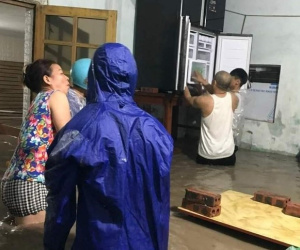 Người dân Hạ Long chạy lũ xuyên đêm