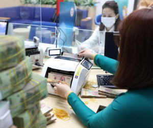 Ngân hàng, doanh nghiệp BĐS bơm vốn vào công ty chứng khoán: Lợi ích và rủi ro nào hiện hữu?