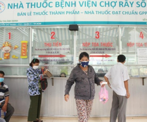 Bệnh nhân phải mua thuốc, vật tư mang vào bệnh viện: Chuyện chưa từng có