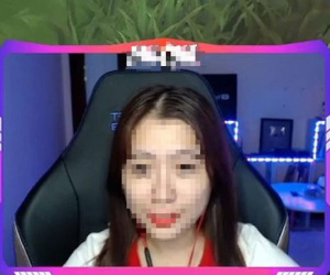 Xác minh thông tin nữ streamer nổi tiếng 'vạ miệng' xúc phạm lãnh đạo cấp cao