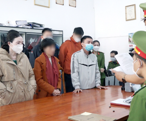 Mánh khóe ‘ăn chặn’ kit test bán lại cho Việt Á ở CDC Lâm Đồng
