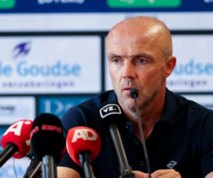 HLV Ajax sửng cồ khi phóng viên nhắc đến Antony