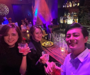 Quốc Huy khoe ảnh 'quẩy tới bến' cùng Hồng Diễm, Thu Quỳnh