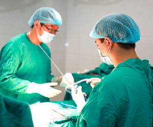 Nam giới đi nâng ngực, độn mông, làm môi trái tim