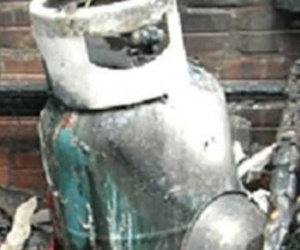 Nổ khí gas trong nhà thờ họ, 3 người bị bỏng nặng