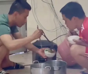 Có tài sản bạc tỷ, ngỡ ngàng ảnh bữa cơm của Quang Linh Vlog