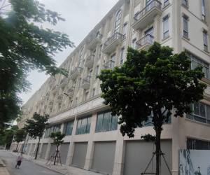Hà Nội: Hàng trăm shophouse triệu đô ở vị trí vàng 'cửa đóng then cài'