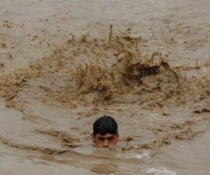 Đáng sợ như lũ lụt Pakistan: Từ đồng bằng thành hồ nội địa rộng 100 km