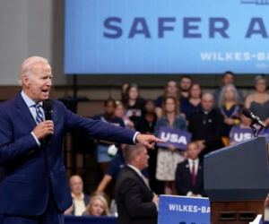 Tổng thống Biden lên án những người đe dọa FBI sau vụ khám nhà ông Trump