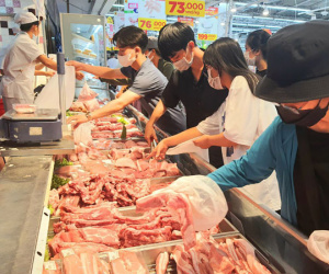 Thịt lợn ngoài chợ đắt hơn trong siêu thị, điều bất thường chưa từng xảy ra