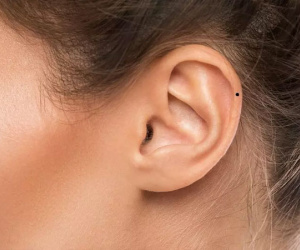 Tướng tai kỵ bấm lỗ, chớ dại tự mình phá tướng Trời ban