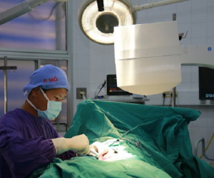 Cắt bao quy đầu ở tiệm xăm, người đàn ông bị biến chứng nguy hiểm