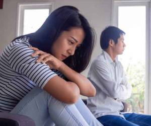 Đưa vợ cũ đi ăn tối, hành động của cô ấy khiến chồng thêm hối hận