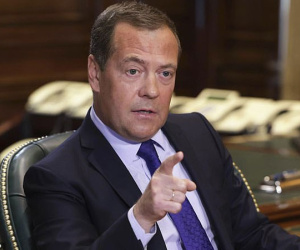 Khủng hoảng Ukraine: Ông Medvedev nói về 'ván cờ tử thần'
