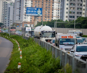 'Né' tắc đường ngày cuối kỳ nghỉ lễ 2/9, người dân ùn ùn trở lại Hà Nội sớm