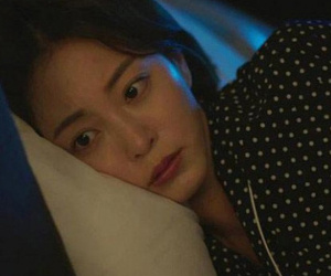 Đêm muộn chồng cũ gõ cửa xin ngủ nhờ, 3h sáng tôi hoảng loạn lao ra khỏi nhà