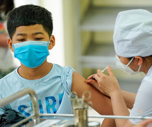 Lãnh đạo TP Móng Cái nói gì về lập biên bản phụ huynh không cho con tiêm vắc xin Covid-19