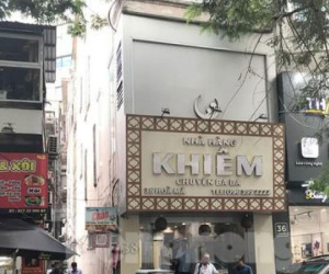 Quán phở, cà phê ở Hà Nội bị phạt vì nhân viên không cắt ngắn móng tay