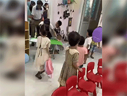 Dân mạng thương cảm trước cảnh cô giáo mầm non 'quay như chong chóng' để đón các bé lần đầu tới trường
