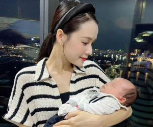 Một hotgirl đời đầu 9x bất ngờ công khai hình ảnh 'con trai'