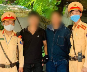 Kịp thời cứu nam thanh niên định nhảy cầu Chương Dương tự tử