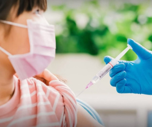 Lập biên bản vì trẻ chưa tiêm vắc xin Covid-19: Có đúng luật?