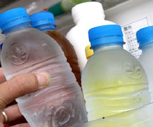 Đựng nước bằng chai nhựa đã dùng chẳng khác uống nước từ bồn cầu: Hiểm họa khôn lường, vứt ngay còn kịp