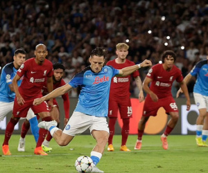 Napoli tiễn Liverpool ra về với 4 bàn thua