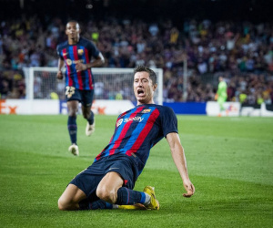 Lewandowski nổ hat-trick, Barcelona đại thắng '5 sao'