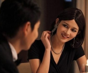 Nữ giám đốc công ty may chết lặng khi nghe lý do chồng quỳ gối van xin 'cứu giúp'