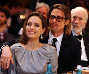 Angelina Jolie bị khui tự tung ảnh ngoại tình với Brad Pitt