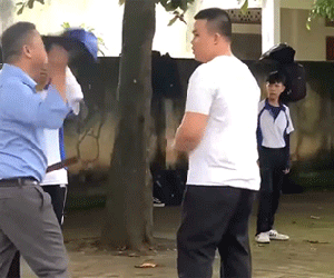 Xôn xao clip thầy giáo dùng thước, mũ bảo hiểm đánh 2 học sinh