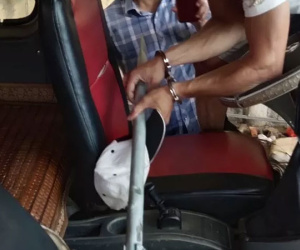 Người đàn ông bị đánh dã man vì... xin xe quá giang