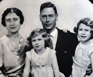 Những hình ảnh thuở nhỏ đầy cảm xúc của Nữ hoàng Anh Elizabeth II