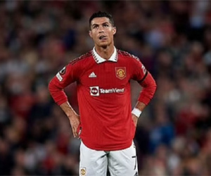 Ronaldo bị chê hết thời sau trận Man United thua Real Sociedad