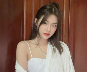'Hot girl trứng rán' bức xúc khi bị anti-fan nói chỉ đáng 360 nghìn đồng