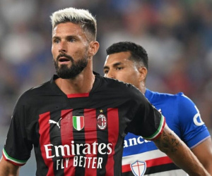 Giroud ghi bàn, Milan thắng trong thế thiếu người