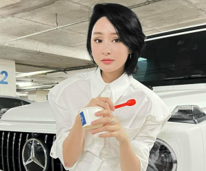 Hiền Hồ chính thức 'comeback', loạt sao Việt gửi hoa chúc mừng