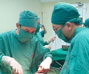 Phát hiện ung thư sau đợt đau thắt lưng, 1 tháng sụt 5kg, dấu hiệu cảnh báo cần lưu tâm