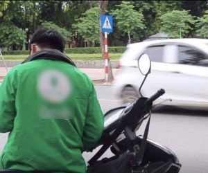 Bán nhà đi ở trọ, lấy tiền cho con trai du học, bố mẹ ngã ngửa khi quý tử nhất quyết bỏ ngang về nước làm xe ôm