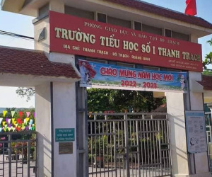 Học sinh lớp 2 bất ngờ ngã từ lan can xuống sân trường, gãy cả 2 tay
