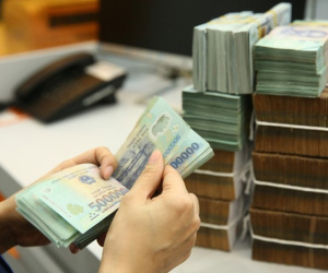 'Van tín dụng' mở nhỏ giọt, lo ngại vận hành 'cỗ máy' không xăng