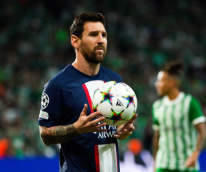 Messi tàn phá hàng loạt kỷ lục Champions League, Ronaldo 'đứng ngồi không yên'