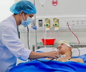 Cô gái 25 tuổi có thể thành bà lão ngoài 60 chỉ sau vài giờ đột quỵ