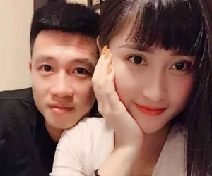 Cầu thủ nổi tiếng tuyển Việt Nam lấy vợ, cô dâu cực xinh