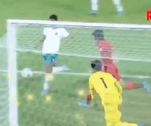 Thủ môn U20 Indonesia chấn thương rợn người, nguy cơ lỡ đại chiến U20 Việt Nam