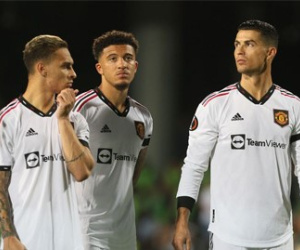 Hơn nửa đội hình MU bị ngộ độc sau trận đấu ở Europa League